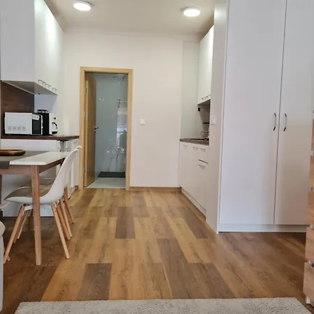 Apartment Maty Warna