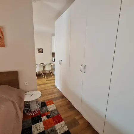 Apartment Maty Warna