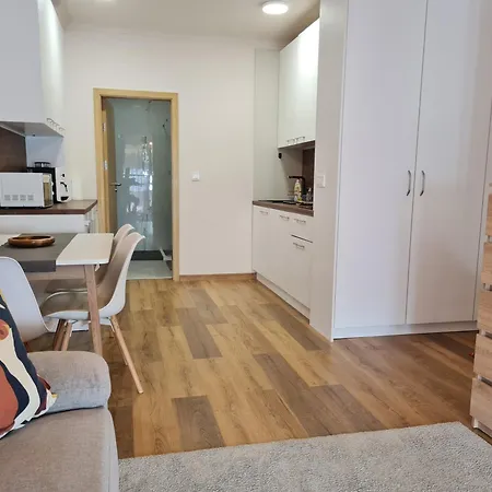 Apartment Maty Warna